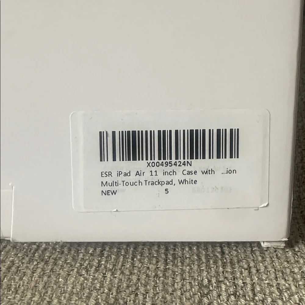ESR Rebound Magnetic Keyboard Case for iPad Air 11” / iPad Pro 11” – White